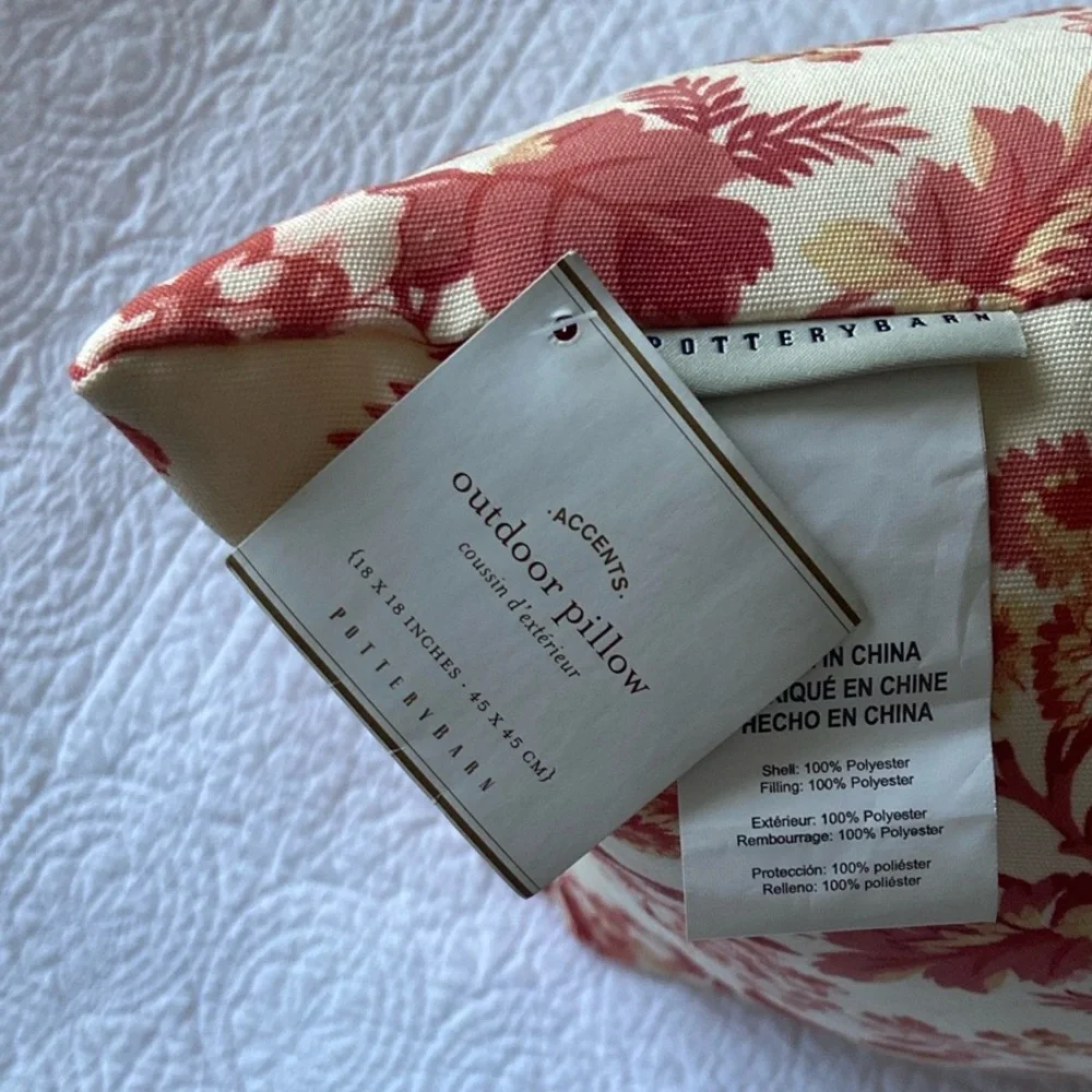 Pottery Barn Outdoor Americana Floral Accent Pillow Red Cream 18X18